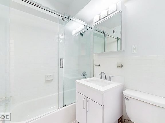5th image of 157 E 57th St APT 10E