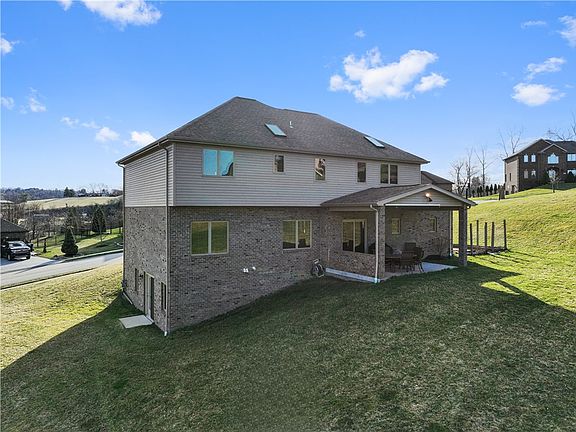 2nd image of 796 Ashton Ct