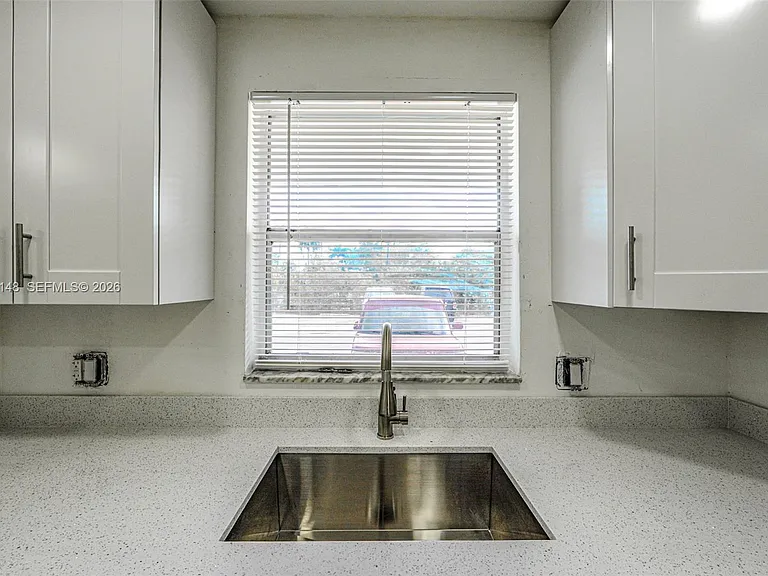 5100 SW 64th Ave #106 — Photo 6