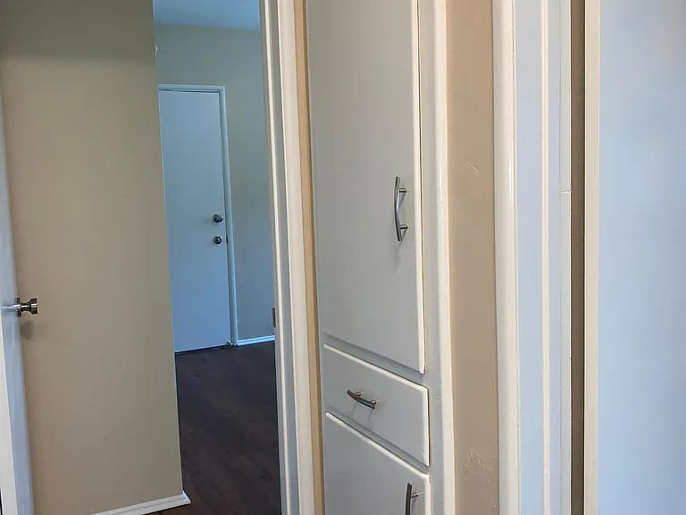1810 Polk Ave — Photo 9