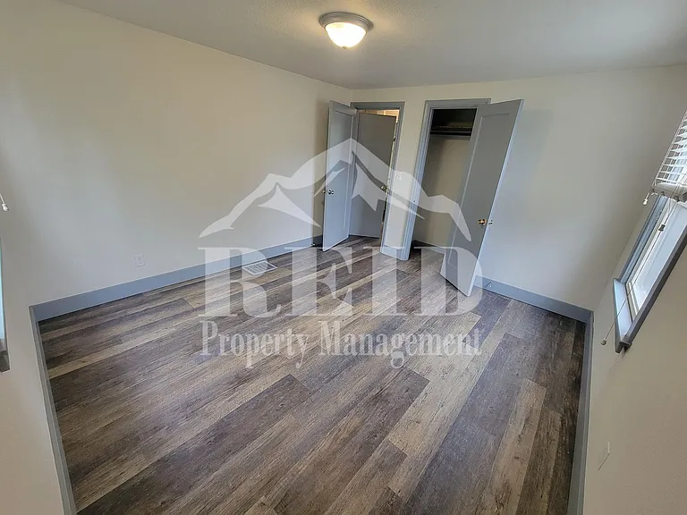 1212 Evans Ave W — Photo 11