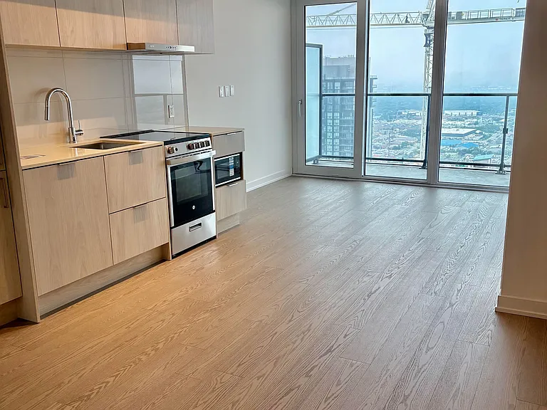 448 Burnhamthorpe Rd W #4901 — Photo 8