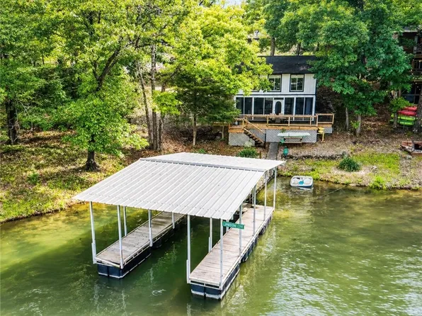 71 Cherry Hill Ln, Sunrise Beach, MO 65079