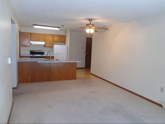 3rd image of 906 3rd Ave NE APT 117