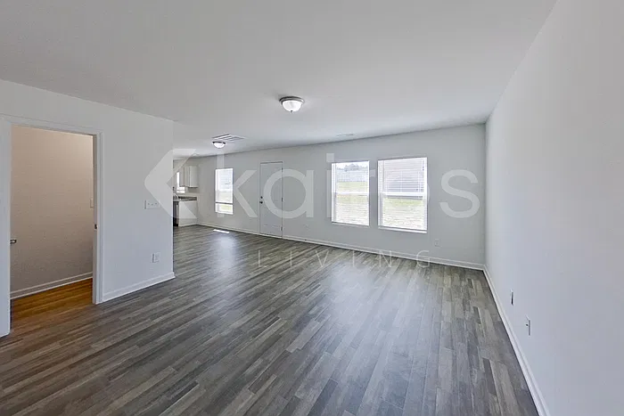 4 bed, 2.5 bath, 2009 sqft, $2,025 — Photo 4