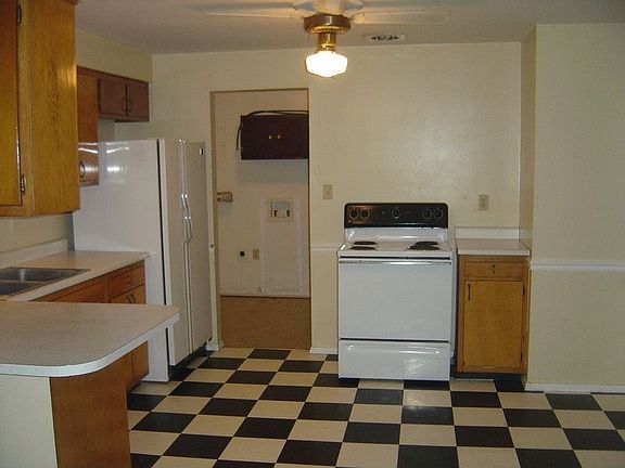 5th image of 1508 Continental Dr