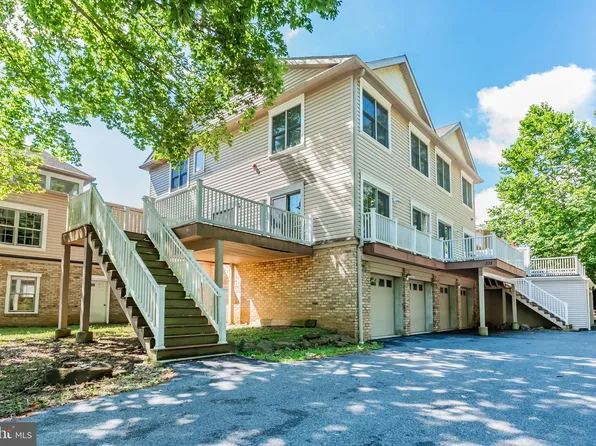 106 High Pointe Dr, Hummelstown, PA 17036