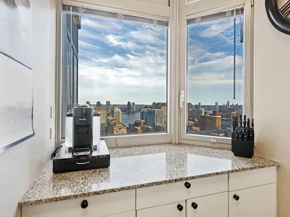 200 East 32nd Street image 7 of 16