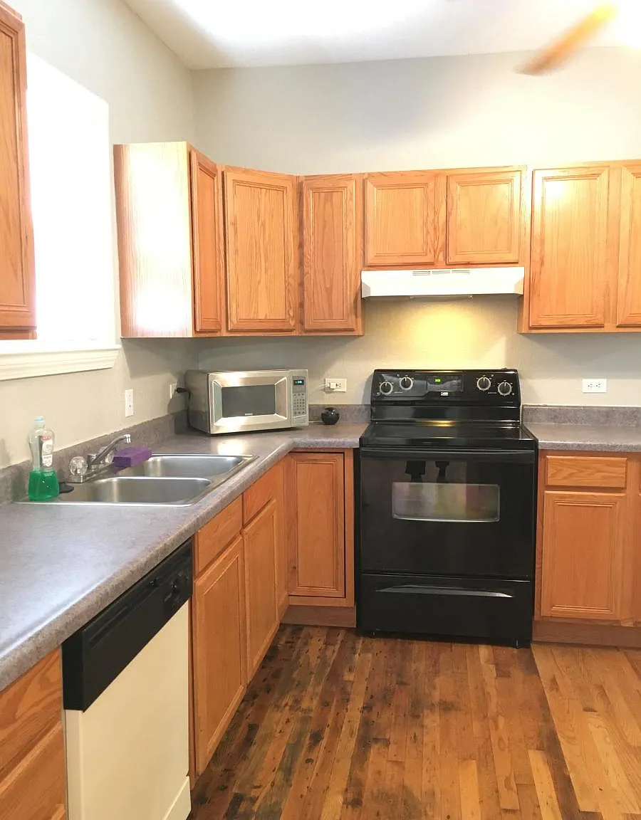 715 E Elmira Street — Photo 3