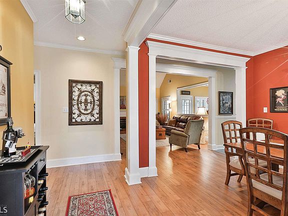 4th image of 75 Beaubrook Ln