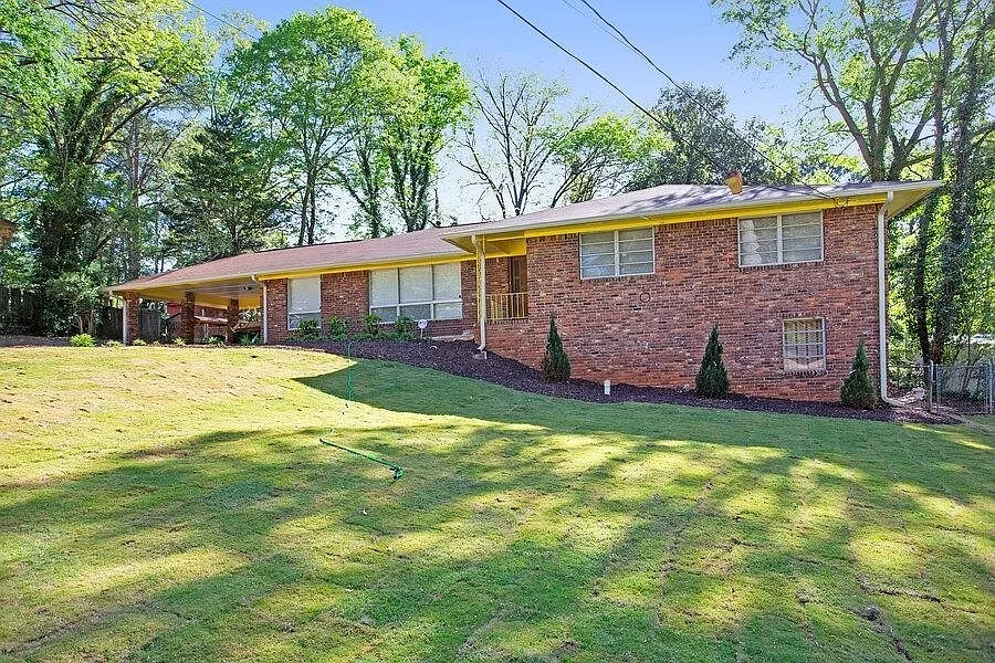4 bed, 3.0 bath, 3096 sqft, $2,195 — Photo 1
