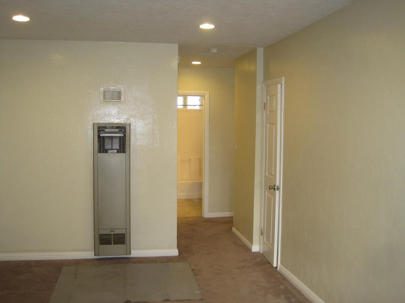 1 bed, 700 sqft, $2,300 — Photo 3