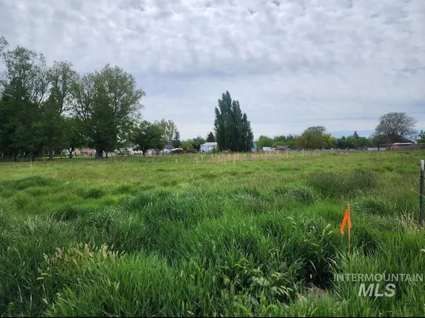 Milner St, Buhl, ID 83316
