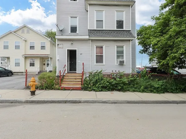 37 Colton St, Worcester, MA 01610