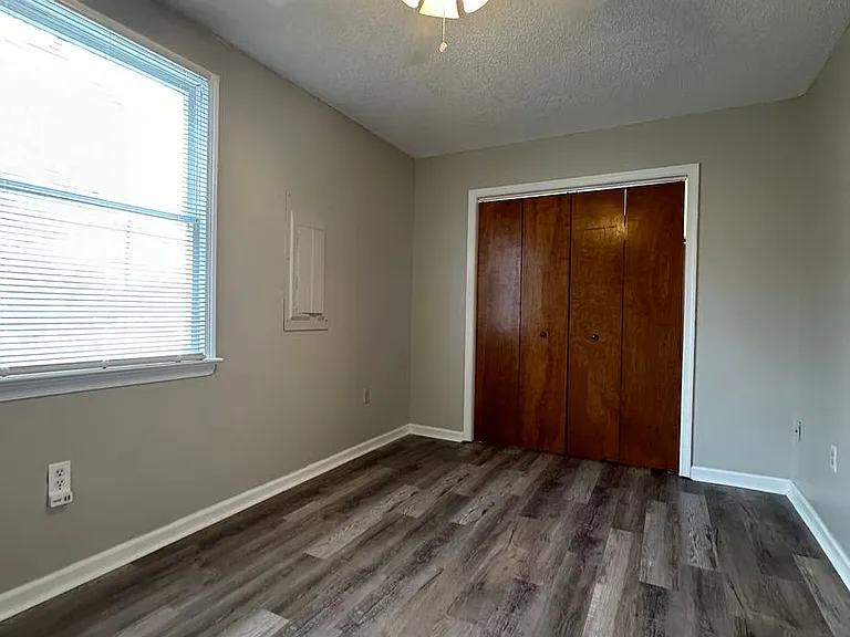 224 W Balview Ave — Photo 7