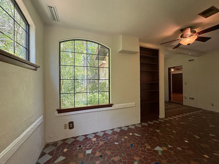 2616 SW 4th Pl — Photo 5