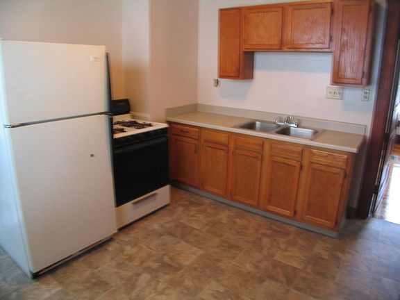 4th image of 240 McKinley Ave