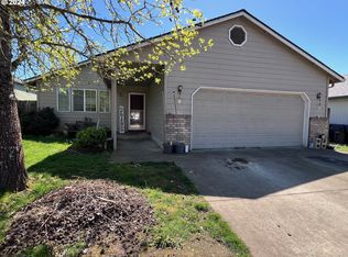 597 Nicholas Dr, Springfield, OR 97477