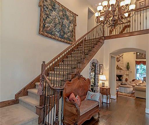 5th image of 102 Dewberry Pl