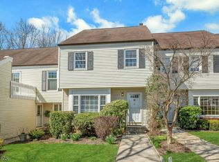 14 Pembroke Dr, Mendham Boro, NJ 07945