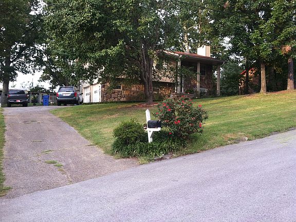 3rd image of 328 Joe Tike Dr