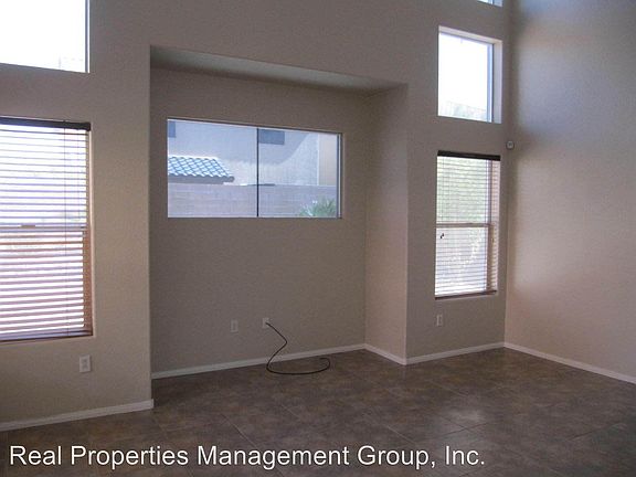 4th image of 10982 Porto Foxi St