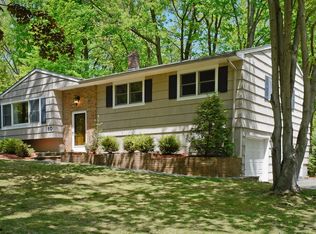 60 Tarn Dr, Morris Plains, NJ 07950