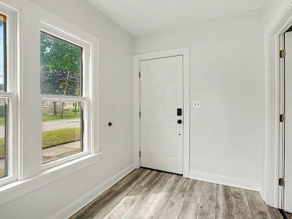 5th image of 2224 Denmark St