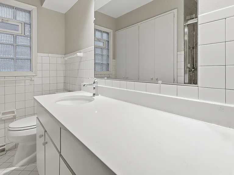 4536 N Larkin St — Photo 25