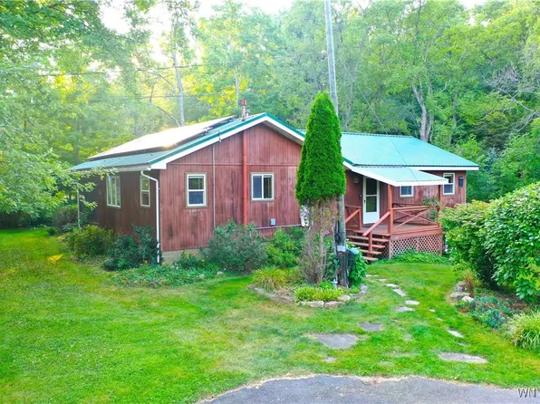 4762 Fay Hollow Rd, Great Valley, NY 14741