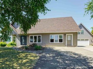 1388 SW Solomon Ct, Dallas, OR 97338