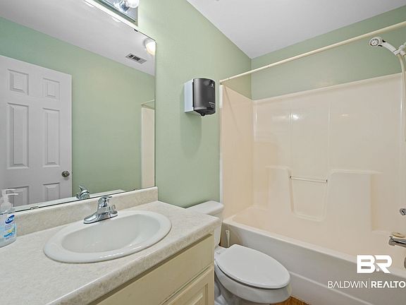 5th image of 403 N Day Ave
