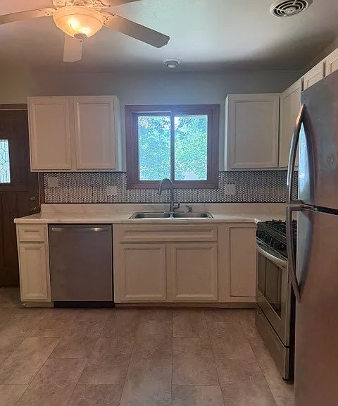 773 Kingston Ln — Photo 3