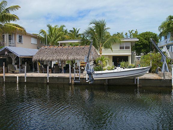 3rd image of 409 S Coconut Palm Blvd
