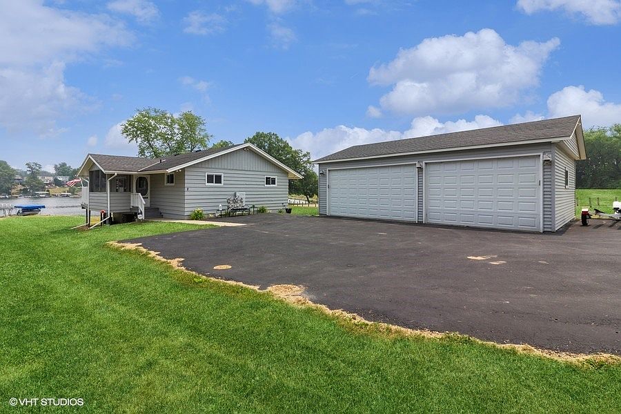 2 Holiday Dr, Somonauk, IL 60552 MLS 11810494 Zillow