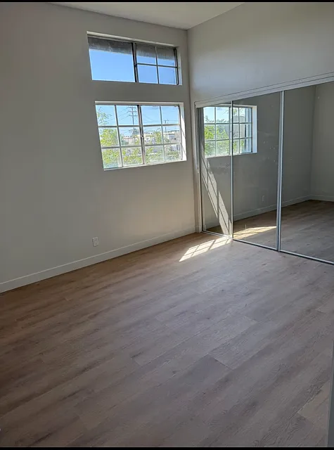 9332 Van Nuys Blvd — Photo 3