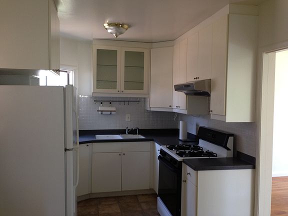 4th image of 223 S Glenwood Pl