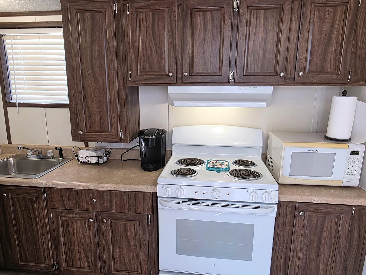 1 bed, 1.0 bath, 720 sqft, $910 — Photo 4
