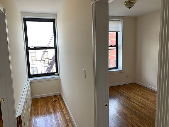 5th image of 127 Wythe Ave APT 2F