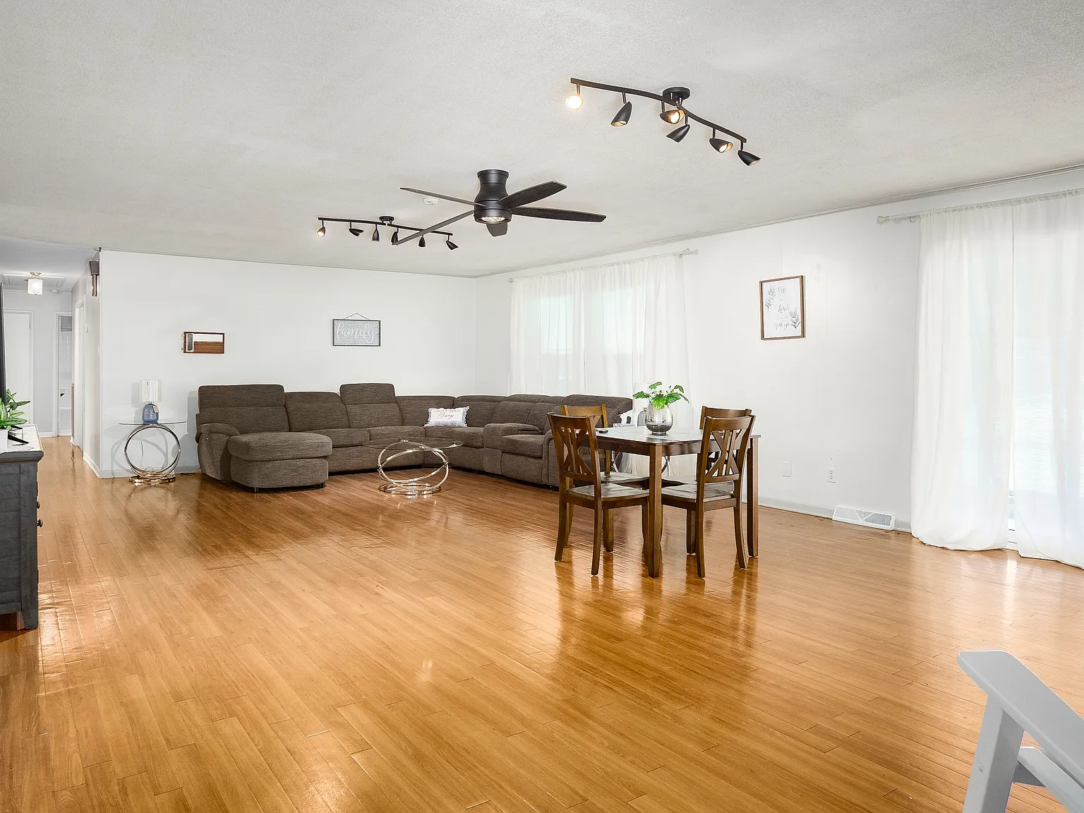104 Harris Dr — Photo 4