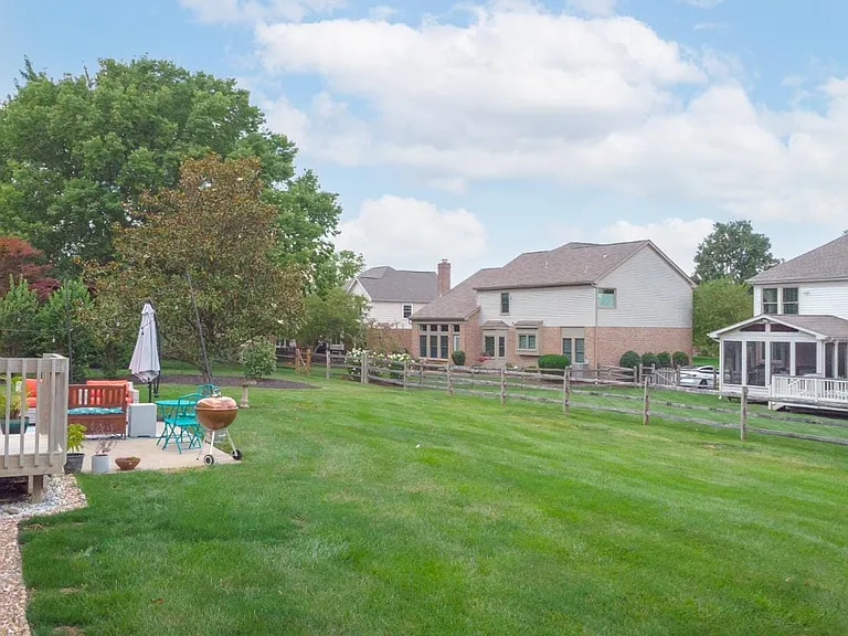 4646 Lakeridge Ct — Photo 44