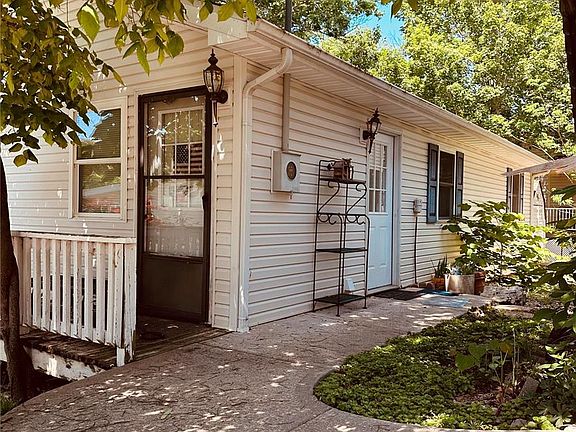 3rd image of 287 Pleasantview Dr