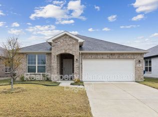 968 Ravenwood Ln, Van Alstyne, TX 75495