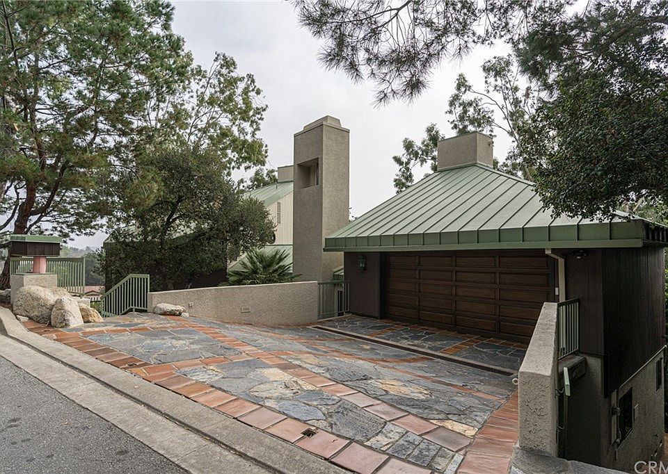 1st image of 710 Sturtevant Dr