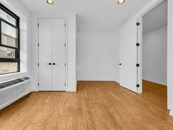 452 Lafayette Avenue 4R image 13 of 14