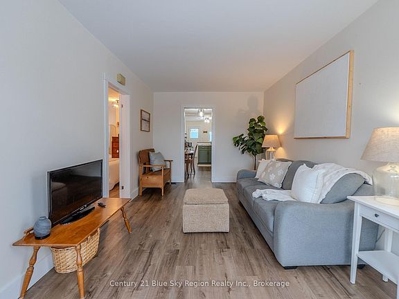 4th image of 140 Greenwood Ave