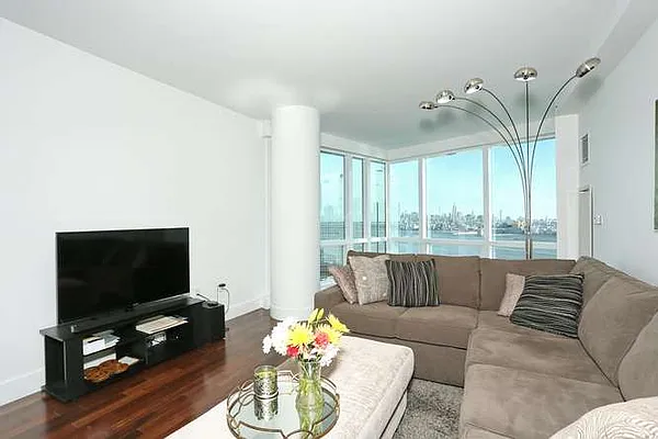 Sold by Weichert/Exchange Place | media 3