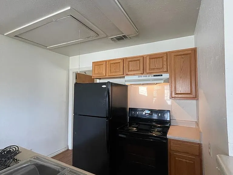 108 Austin St #A — Photo 9