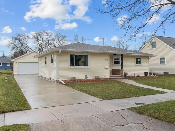 1913 E Frances St, Appleton, WI 54911