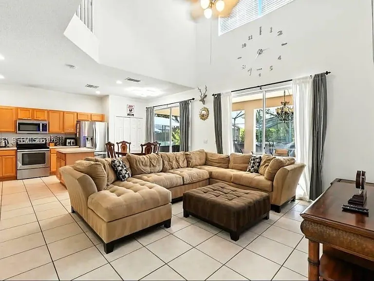 8520 Sunrise Key Dr — Photo 33
